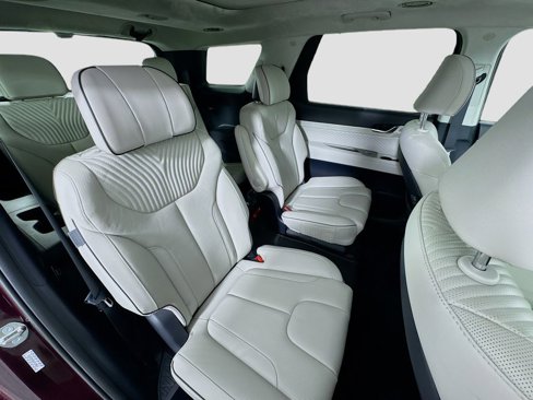 Used 2024 Hyundai Palisade Calligraphy image 31