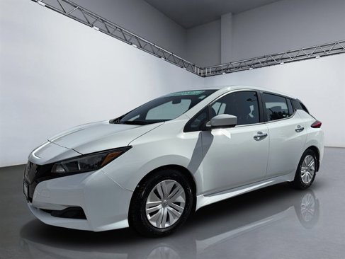 Used 2023 Nissan Leaf S image 10
