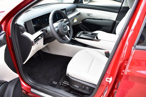 New 2026 Hyundai Tucson Limited image 19