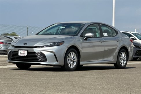 New 2026 Toyota Camry LE image 8