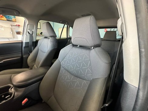 Used 2023 Toyota RAV4 XLE image 19