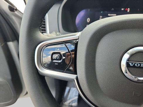 Certified 2025 Volvo XC90 B5 Core image 19