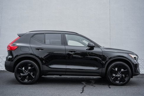 New 2026 Volvo XC40 B5 Ultra w/ Protection Package Premier image 3