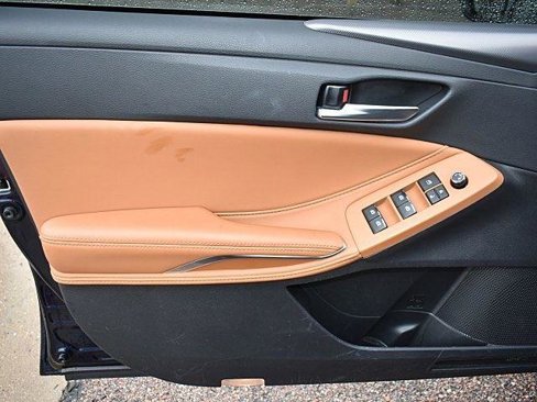 Used 2021 Toyota Avalon XSE image 13