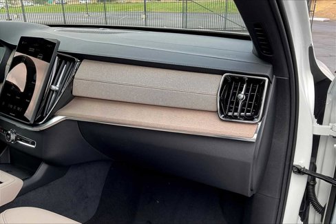 New 2026 Volvo XC90 B6 Plus w/ Protection Package Premier image 29