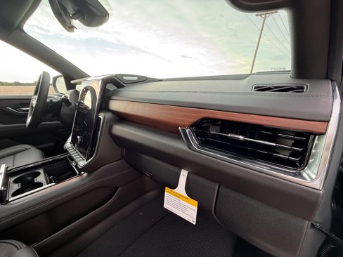 New 2026 GMC Yukon Denali w/ Denali Reserve Package image 21