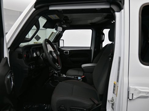 Used 2024 Jeep Gladiator Rubicon image 11