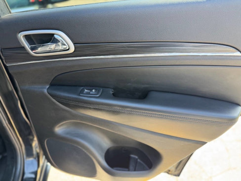 Used 2019 Jeep Grand Cherokee Limited image 16