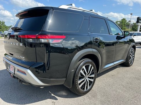 Used 2024 Nissan Pathfinder Platinum w/ Cargo Package image 4