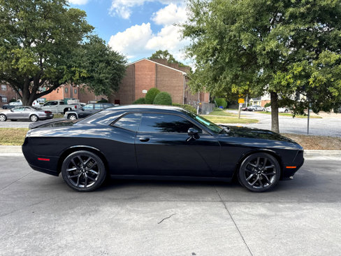 Used 2019 Dodge Challenger R/T w/ Blacktop Package image 3