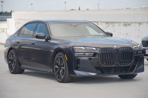New 2026 BMW 740i w/ Premium Package image 3