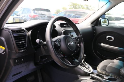 Used 2016 Kia Soul + image 22