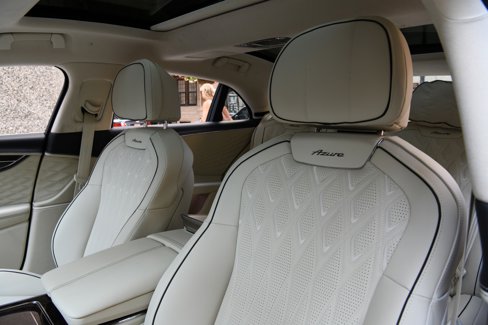New 2026 Bentley Flying Spur Azure image 10