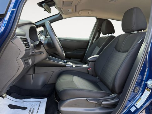 Certified 2025 Nissan Leaf S image 9