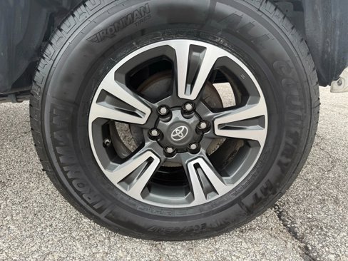 Used 2019 Toyota Tacoma TRD Sport image 25