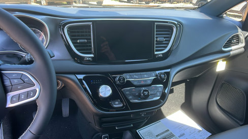 New 2026 Chrysler Voyager LX image 27