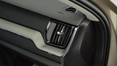 Used 2025 Volvo XC60 T8 Core w/ Protection Package Premier image 18