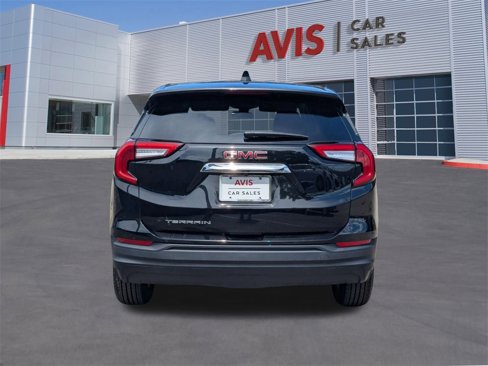 Used 2024 GMC Terrain SLE image 7