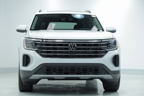 New 2026 Volkswagen Atlas SE image 2