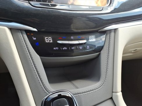 Used 2023 Cadillac XT6 Premium Luxury w/ Technology Package image 23