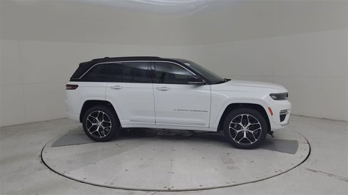New 2025 Jeep Grand Cherokee Summit image 17