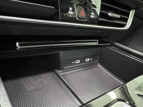 Used 2024 Volkswagen Atlas SE image 30