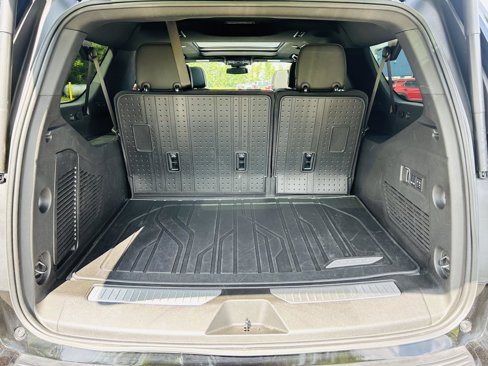 Used 2025 Chevrolet Suburban RST image 45