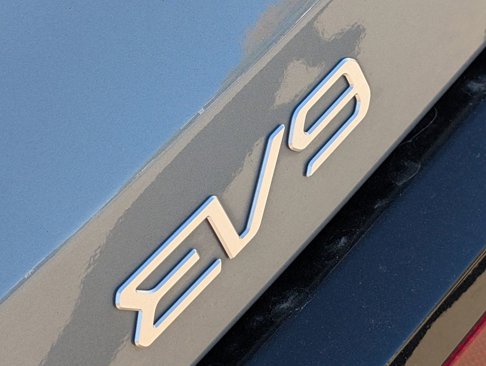 Used 2024 Kia EV9 Land image 11