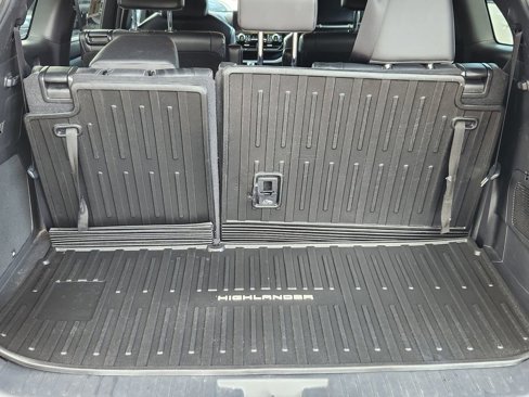Used 2023 Toyota Highlander XSE image 32
