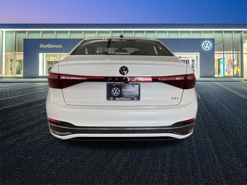 Certified 2025 Volkswagen Jetta SEL image 5