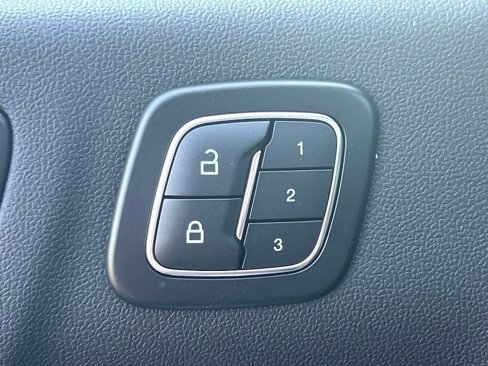 New 2024 Ford Escape SE w/ PHEV Premium Package image 34