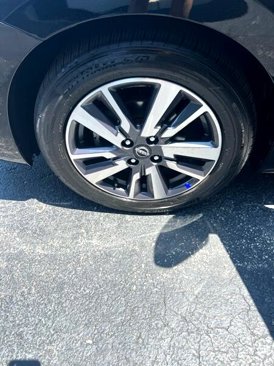 Used 2023 Nissan Versa SV image 16