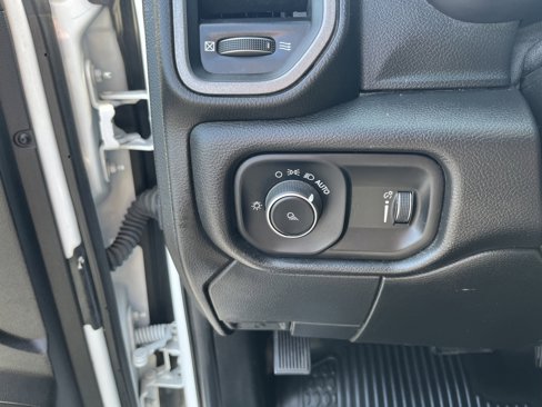 Used 2023 RAM 2500 Tradesman w/ Chrome Appearance Group image 18