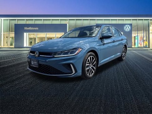 Certified 2025 Volkswagen Jetta SE image 8