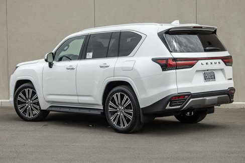 New 2025 Lexus LX 600 4WD w/ Luxury Package image 3