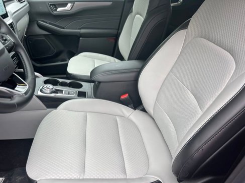 New 2024 Ford Escape SE image 14