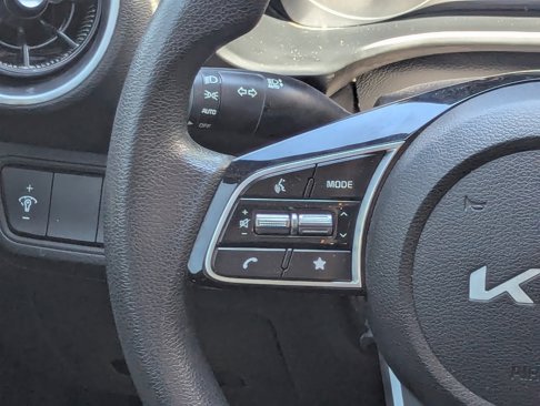 Certified 2023 Kia Forte LXS image 17