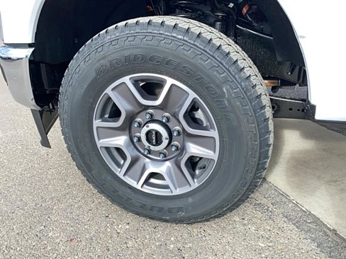 New 2025 Ford F350 Lariat w/ FX4 Off-Road Package image 2