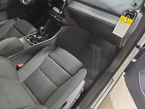 New 2026 Volvo XC40 B5 Ultra w/ Climate Package image 23