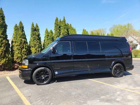 Used 2019 Chevrolet Express 2500 Extended w/ Enhanced Convenience Package image 19