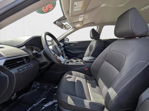 Used 2024 Nissan Altima 2.5 SV image 17
