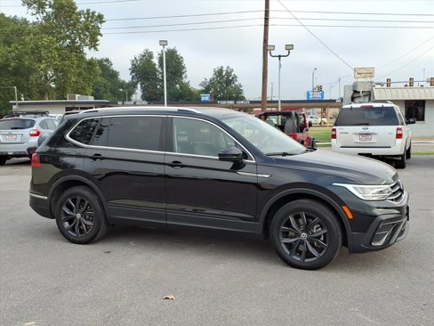 Used 2024 Volkswagen Tiguan SE image 19