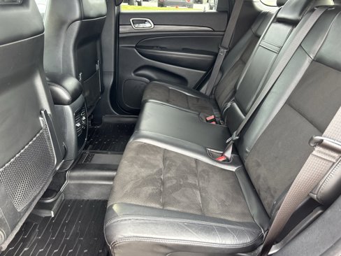 Used 2019 Jeep Grand Cherokee Laredo w/ Laredo X Package image 15