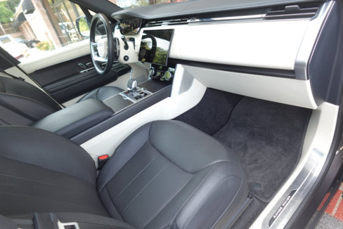 Used 2023 Land Rover Range Rover SE image 20
