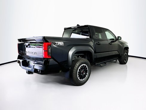 Used 2024 Toyota Tacoma TRD Off-Road image 9