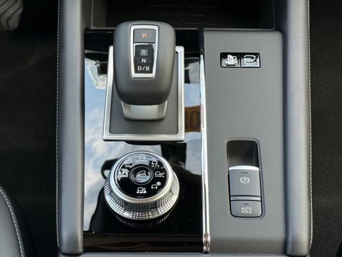New 2025 Mitsubishi Outlander SE image 13
