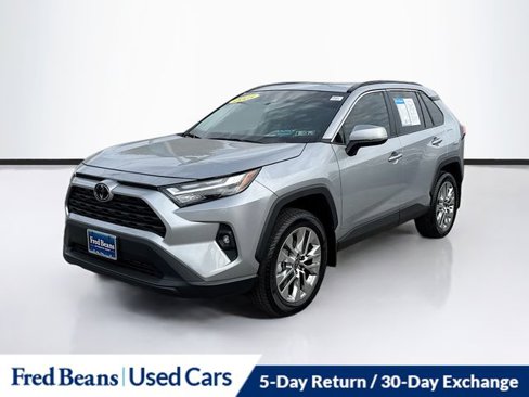 Used 2025 Toyota RAV4 XLE Premium image 3
