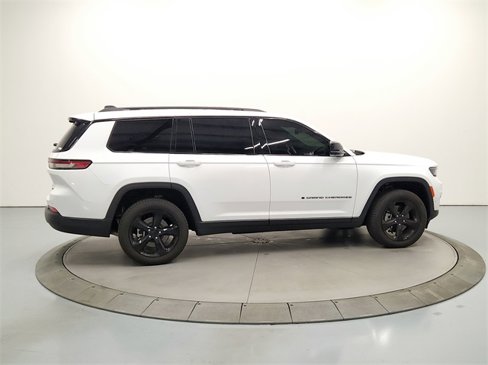 Used 2025 Jeep Grand Cherokee L Limited w/ Luxury Tech Group II image 8
