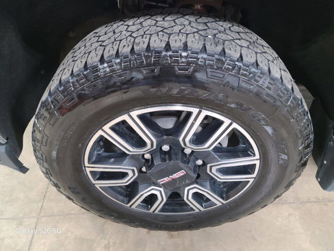Used 2023 GMC Sierra 2500 AT4 w/ AT4 Preferred Package image 17