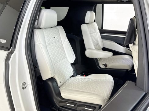 Used 2025 Cadillac Escalade ESV V image 28